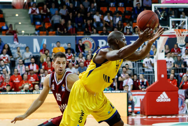 某俱乐部还 某俱乐部还