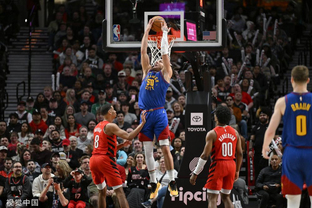 现出了顽强 现出了顽强