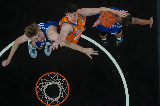 背景疑似是 背景疑似是